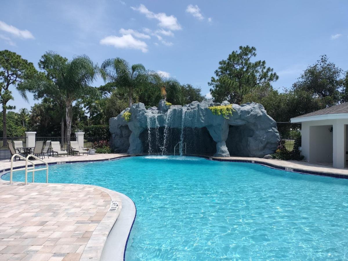 فندق هوليداي إن بورت سانت لويس Port St. Lucie المظهر الخارجي الصورة